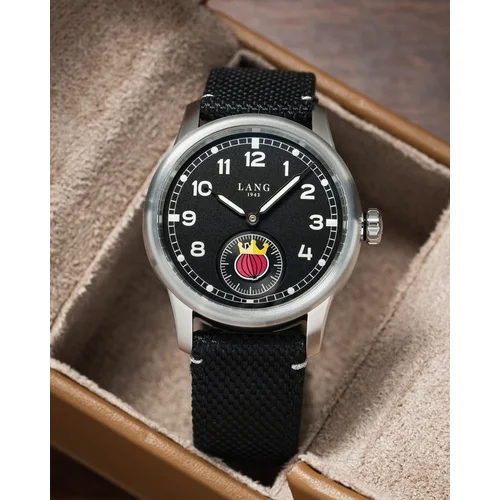 Lang 1943 Field Watch L4300103