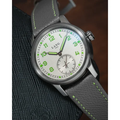 Lang 1943 Field Watch L4300106