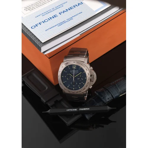 Panerai Luminor PAM00327 (aka: PAM327, PAM 327)