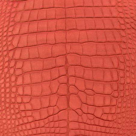 Pelle di alligatore della Louisiana opaco, colore rosso: una delle pelli dell'atelier Casati Milano