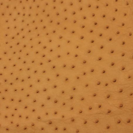 Pelle di struzzo, colore caramello: una delle pelli dell'atelier Casati Milano