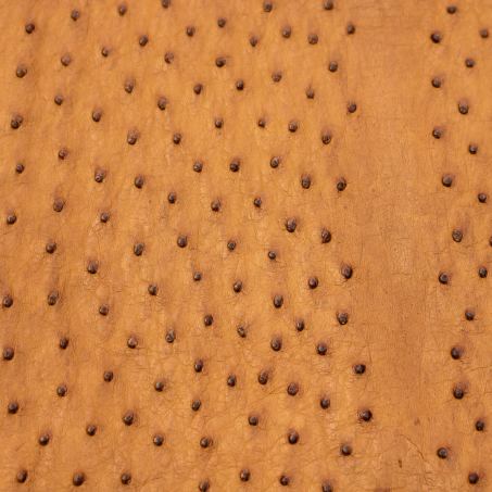 Pelle di struzzo, colore cognac: una delle pelli dell'atelier Casati Milano