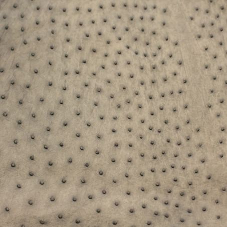 Pelle di struzzo, colore grigio: una delle pelli dell'atelier Casati Milano